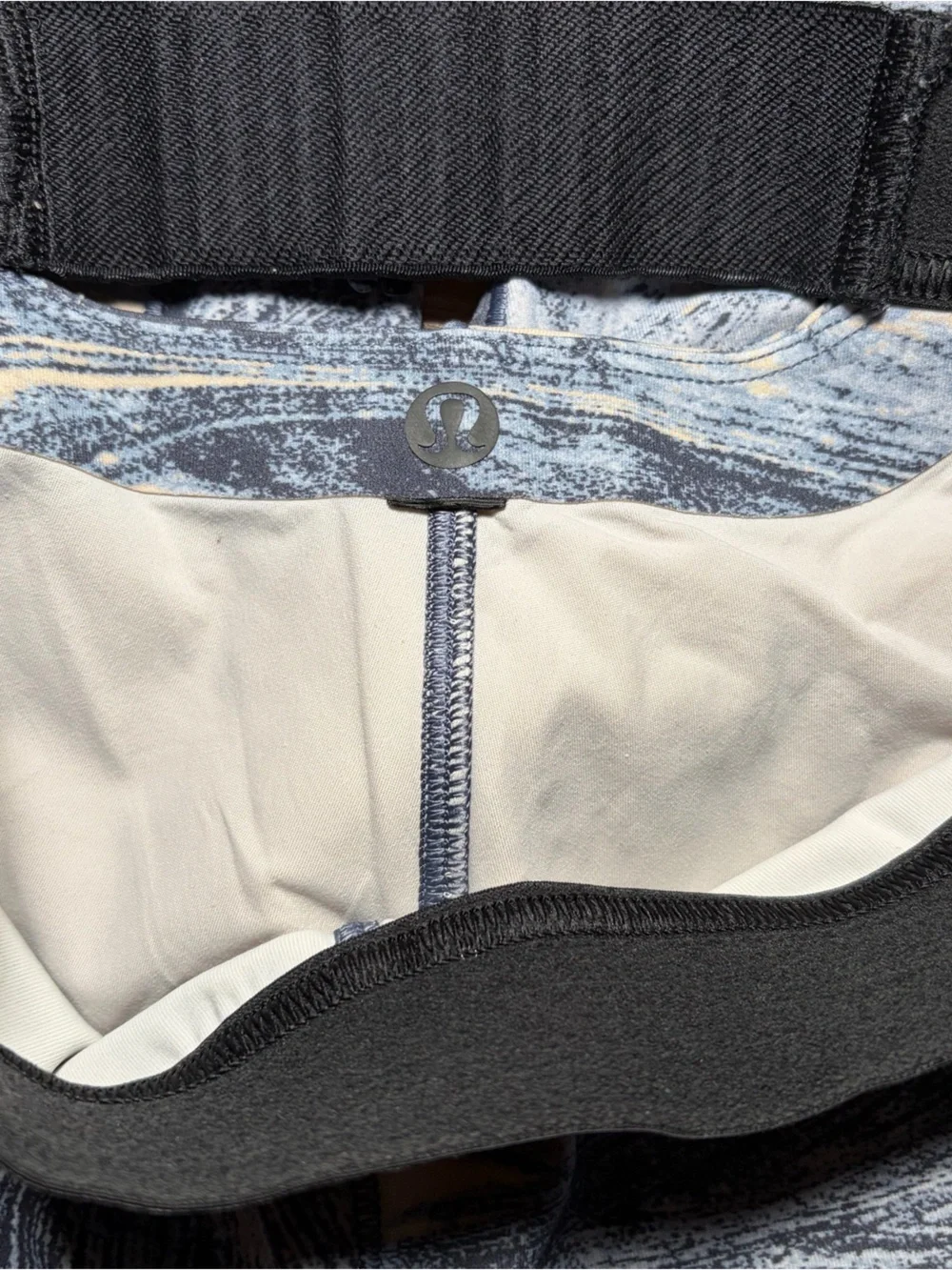LULULEMON LAB Esker Bike Short BPBD SZ 4 Lava Print Blue Denim Multi